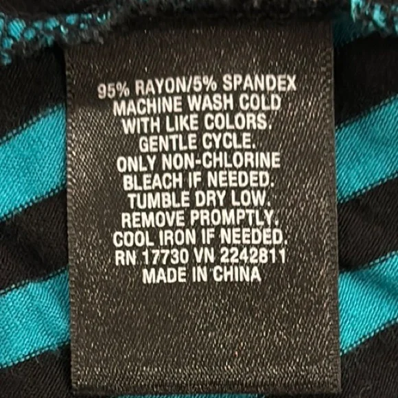 Chevron Teal and Black Slimming Dress - Picture 7 of 7